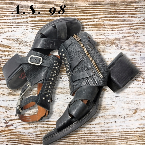 A.S. 98 Black Leather Gladiator Sandles Silver Accents - Picture 5 of 5
